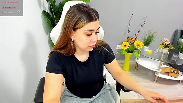 EveEvian online show from May 12, 8:26 pm
