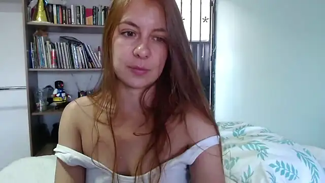 violetapeter 1 online show from May 15, 9:28 pm