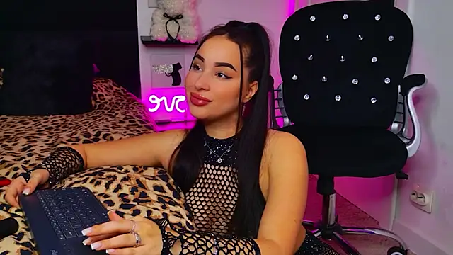 MissAmeliaa online show from April 24, 12:30 pm