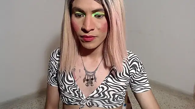 HugeDanex online show from November 29, 6:06 am