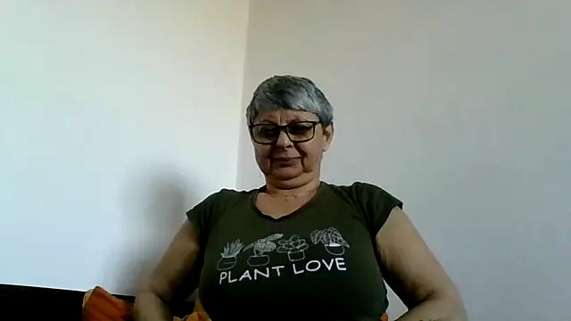 roseblak42 online show from March 13, 3:13 pm