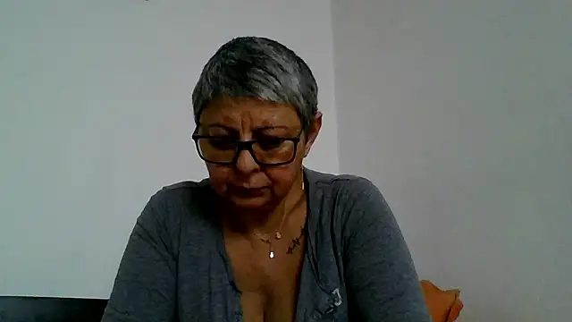 roseblak42 online show from January 8, 11:47 am