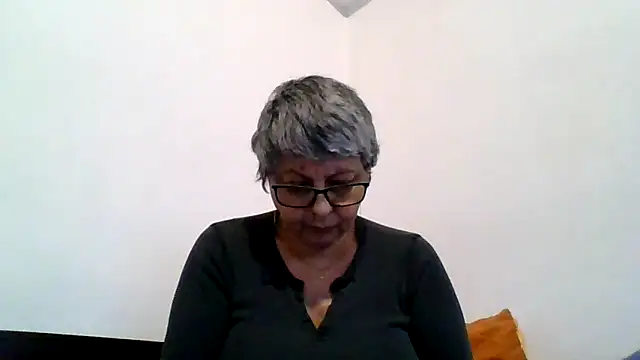 roseblak42 online show from February 17, 2:38 pm