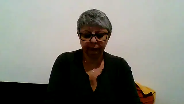 roseblak42 online show from March 18, 5:07 pm