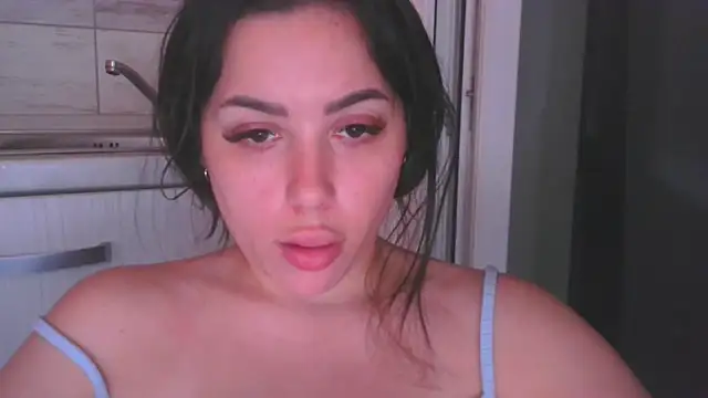 LovelyJulliette online show from May 7, 4:43 pm
