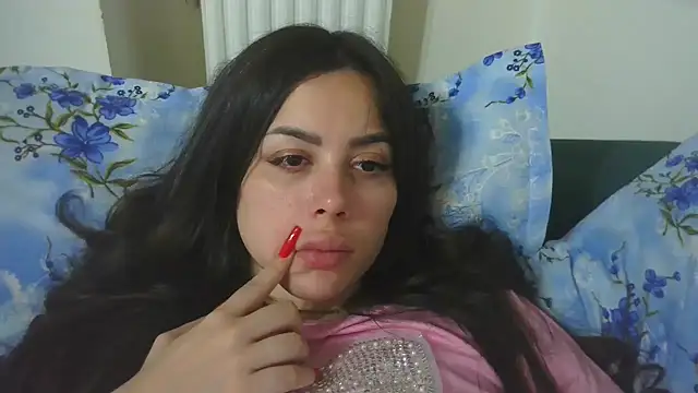 LovelyJulliette online show from May 15, 9:50 pm