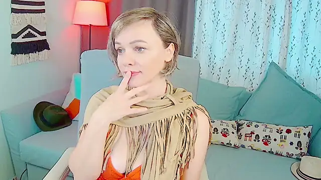 SweetEye online show from December 3, 9:00 am