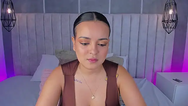 lea gray online show from May 11, 6:49 pm
