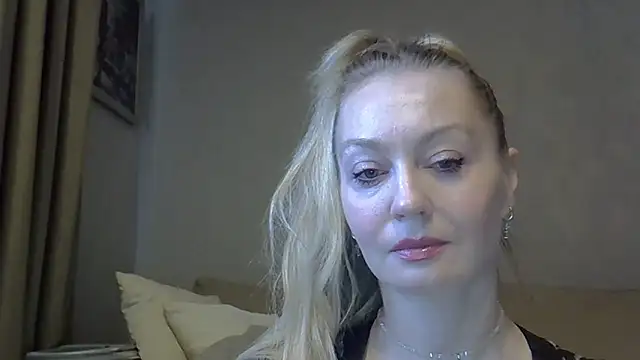 ZarinaSwift online show from April 30, 4:39 am