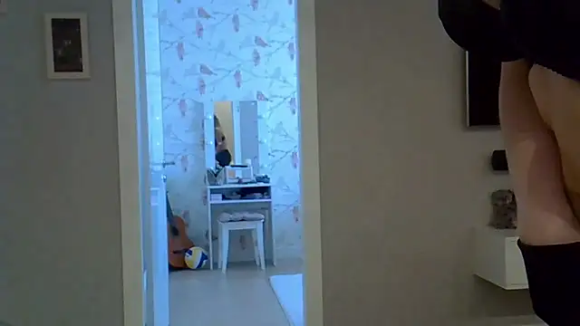 ZarinaSwift online show from May 14, 5:02 am