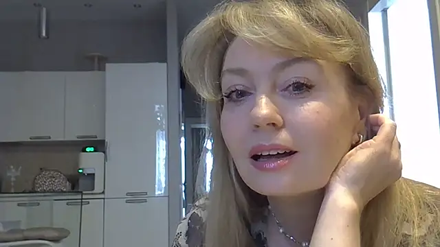 ZarinaSwift online show from May 13, 4:51 am