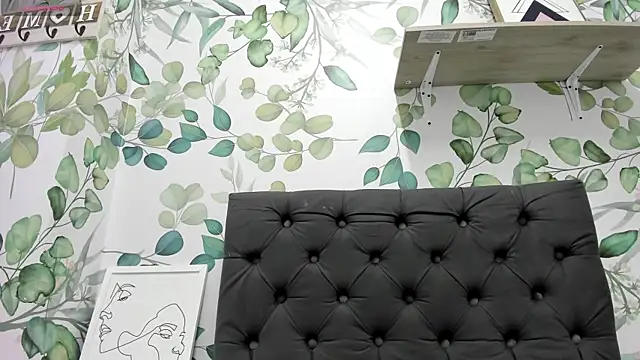 atilanadiaz7 online show from December 4, 4:08 pm