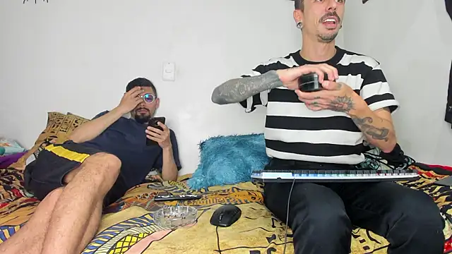 Aaron BigDickxxx online show from March 31, 8:09 pm