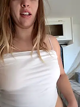 curvycakecutie online show from March 26, 4:53 pm