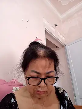Hotestlove online show from May 6, 5:11 am