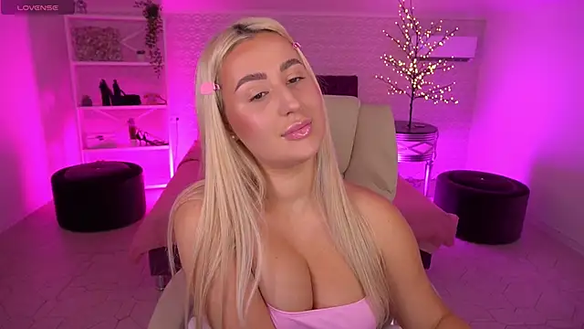 LiaBrazzerr online show from May 10, 2:08 pm