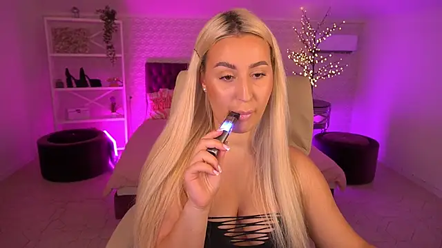 LiaBrazzerr online show from May 23, 2:04 pm