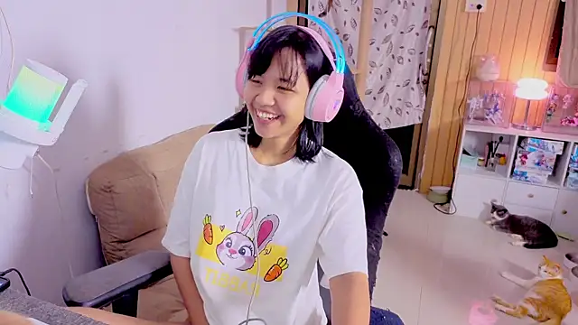 Kana G online show from October 11, 4:10 pm