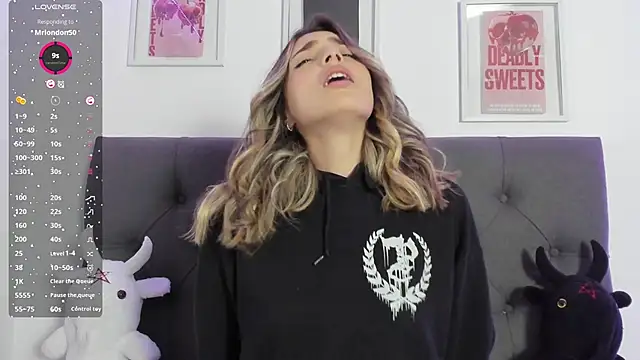 IsadoraGalle  online show from February 22, 9:48 pm