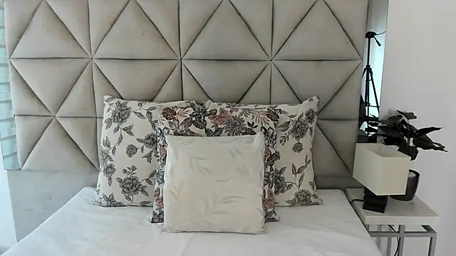 nina pons online show from October 6, 8:13 pm