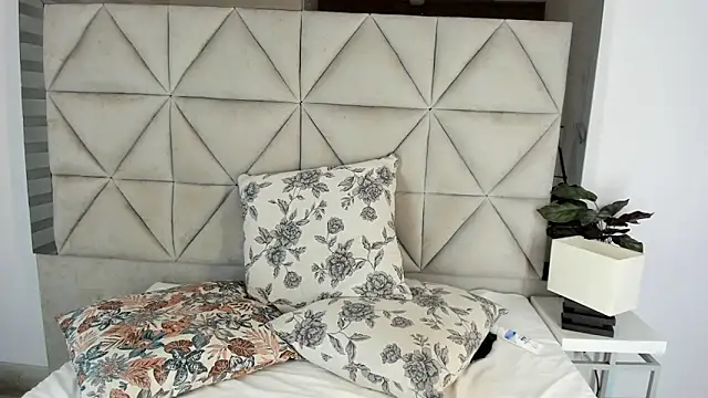 nina pons online show from September 13, 11:46 pm