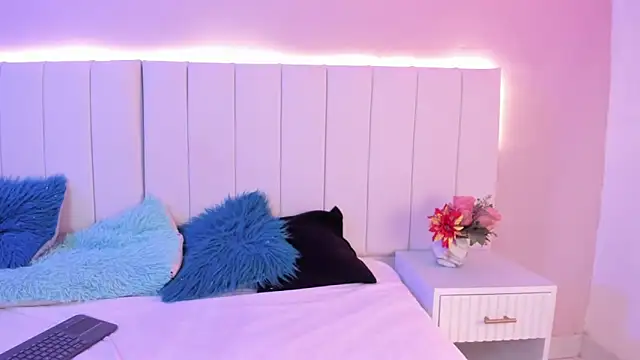 CAMILLEN PETTID online show from October 26, 10:16 pm