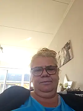hotladymoon online show from September 24, 9:08 am