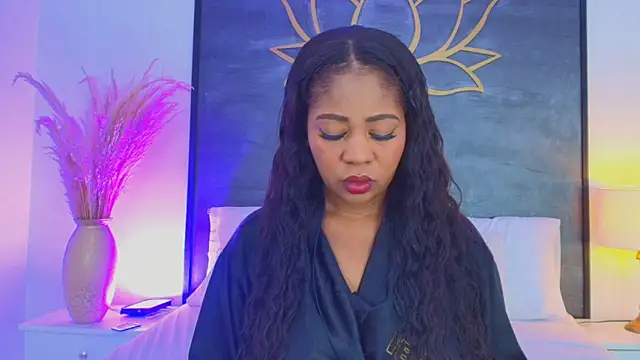 AlisonTravis online show from December 4, 8:42 pm