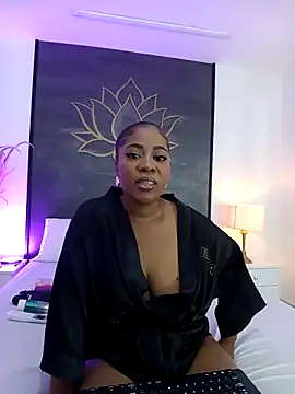 AlisonTravis online show from April 1, 7:33 pm