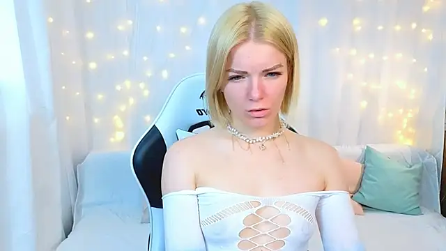 Lily Daviss online show from May 12, 2:53 am