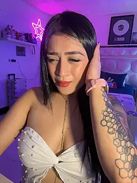 lucianaroy online show from May 23, 12:53 am