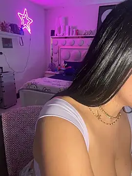 lucianaroy online show from May 24, 12:53 am