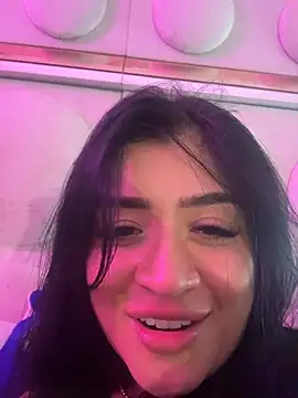 lucianaroy online show from May 22, 12:30 am