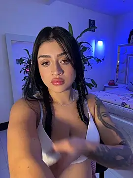 lucianaroy online show from November 14, 3:28 am