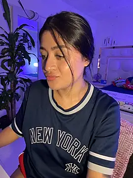 lucianaroy online show from March 2, 9:31 pm