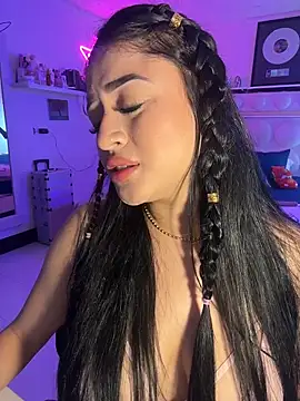 lucianaroy online show from May 25, 12:04 pm