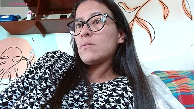 lupita84 online show from January 17, 9:33 pm