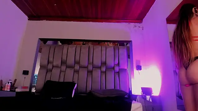 NikkySmiith online show from May 11, 4:04 pm