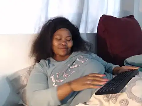 Real1SweetQueen online show from October 18, 8:06 am