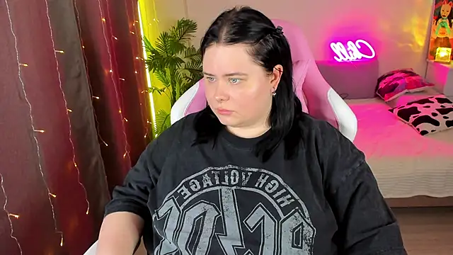 Akemi BBW online show from November 6, 6:25 pm