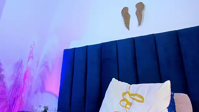 Anette  online show from April 8, 7:49 pm