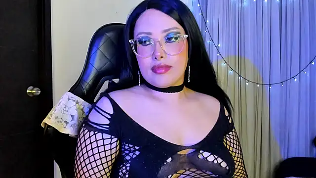willow poisson online show from May 14, 6:36 pm