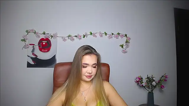 StacyYellig online show from February 8, 10:45 pm