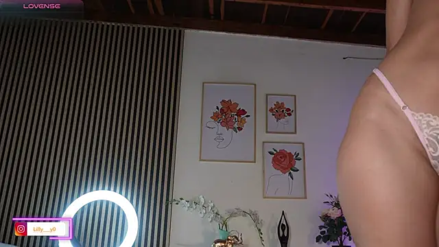 LillyDolls23 online show from May 3, 1:36 pm