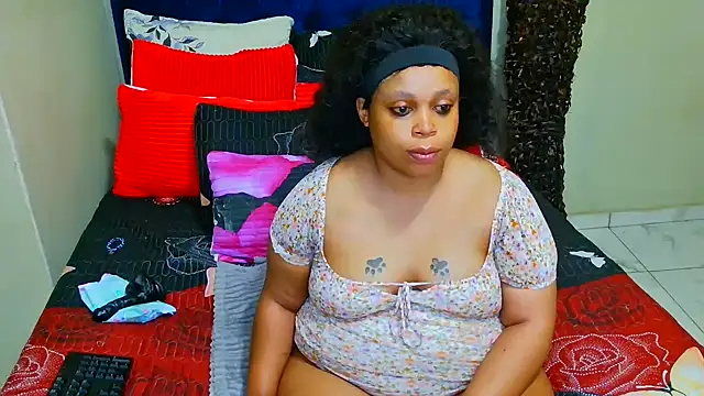 THESHORTQUEEN online show from December 17, 2:38 am