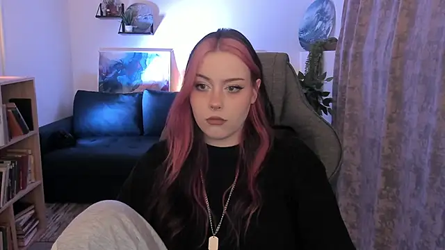 CoralineKeyns online show from May 21, 7:17 am