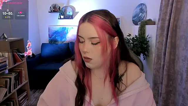 CoralineKeyns online show from April 30, 5:34 am