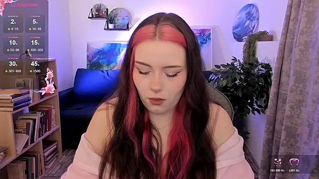 CoralineKeyns online show from April 2, 5:38 am