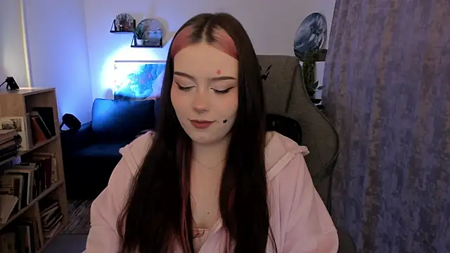 CoralineKeyns online show from May 11, 5:09 am
