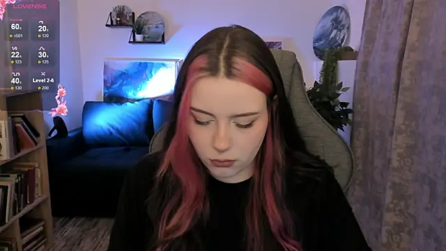 CoralineKeyns online show from May 7, 5:55 am